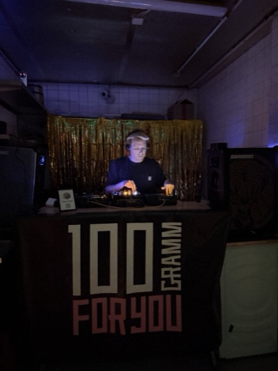 frgmchine playing at 100 Gramm, Berlin